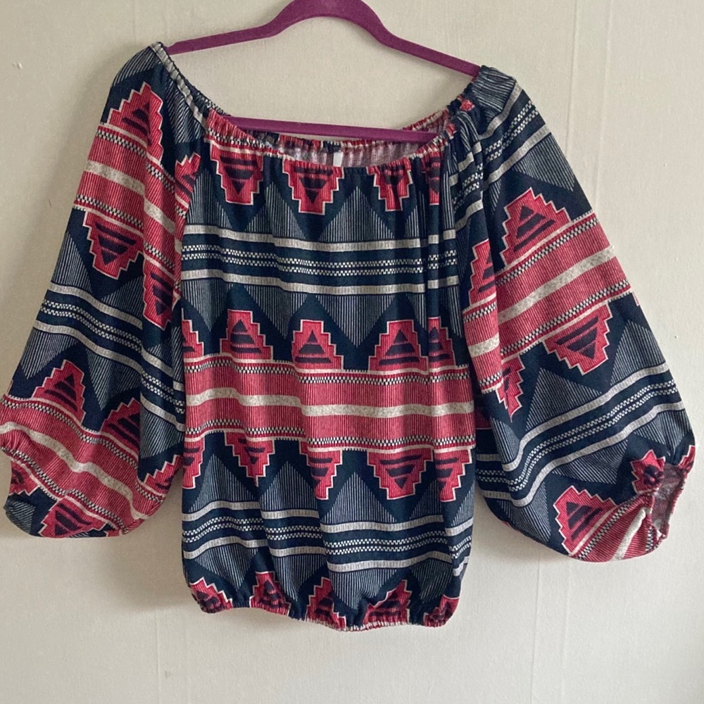 Emma ROSE Off-Shoulder Geometric Aztec Top - Picture 2 of 7